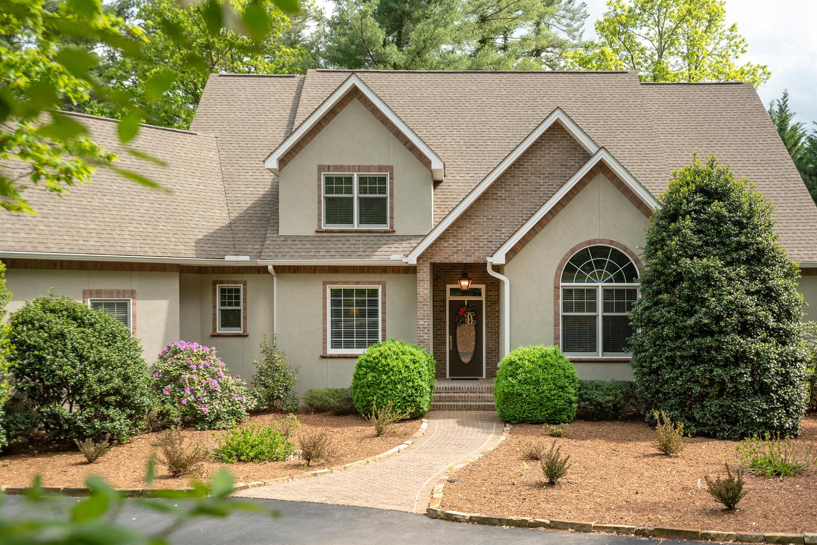 100 Fox Chase Drive Thornhill Community house
